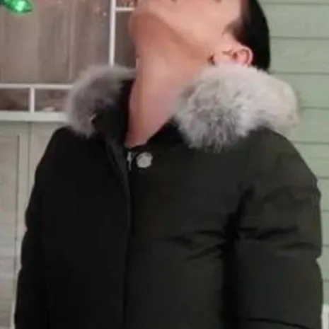 A-Bad-Moms-Christmas-Mila-Kunis-Coat.webp A-Bad-Moms-Christmas-Mila-Kunis-Coat.webp