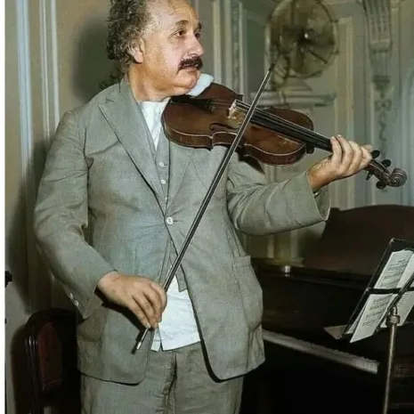 Albert-Einstein-Suit.jpg