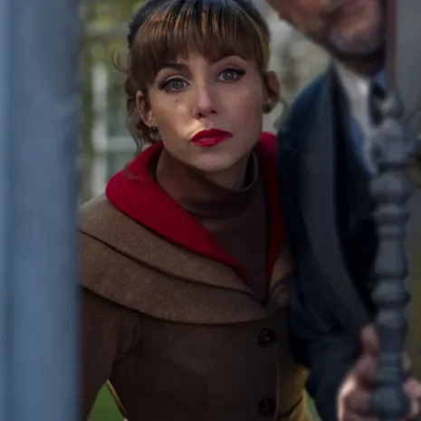 Aura-Garrido-A-Private-Affair-Marina-Quiroga-Brown-Cropped-Jacket.jpg Aura-Garrido-A-Private-Affair-Marina-Quiroga-Brown-Cropped-Jacket.jpg