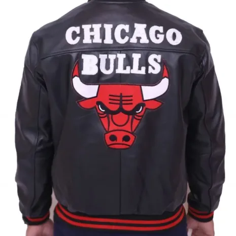 Chicago-Bulls-Black-Vintage-Varsity-Jacket-600x706-1.jpg