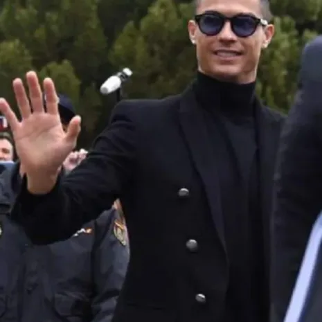 Cristiano-Ronaldo-Black-Blazer-1.jpg Cristiano-Ronaldo-Black-Blazer-1.jpg