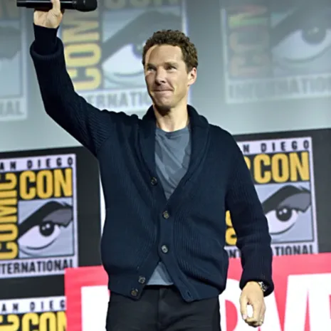 Doctor-Stephen-Strange-Sweater.jpg