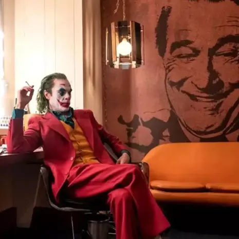 Joker-2019-Joaquin-Phoenix-Movie-Leather-Suit-Replica.webp