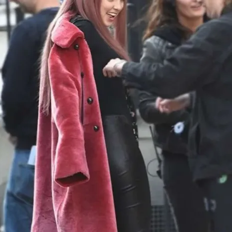 Killing-Eve-Villanelle-Pink-Fur-Coat.1.webp Killing-Eve-Villanelle-Pink-Fur-Coat.1.webp