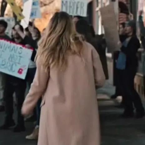 Piper-Perabo-Yellowstone-S04-Beige-Long-Coat.jpg Piper-Perabo-Yellowstone-S04-Beige-Long-Coat.jpg