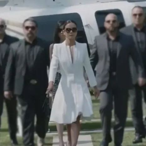 Queen-of-The-South-Alice-Braga-White-Coat.webp Queen-of-The-South-Alice-Braga-White-Coat.webp