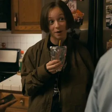 Sofia-Rosinsky-TV-Series-Paper-Girls-2022-Mac-Coyle-Jacket-510x680-1.jpg Sofia-Rosinsky-TV-Series-Paper-Girls-2022-Mac-Coyle-Jacket-510x680-1.jpg