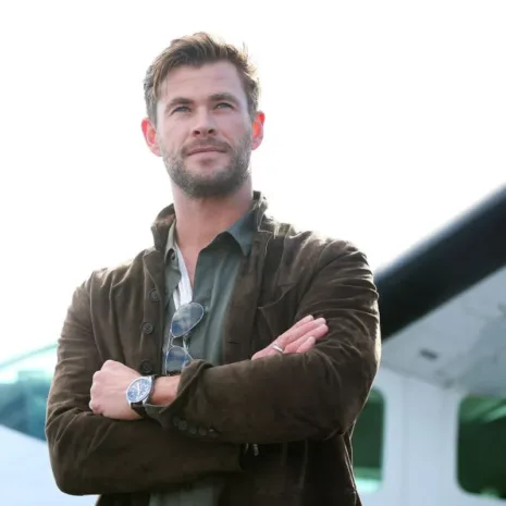 Spiderhead-Chris-Hemsworth-Jacket-1.jpg Spiderhead-Chris-Hemsworth-Jacket-1.jpg