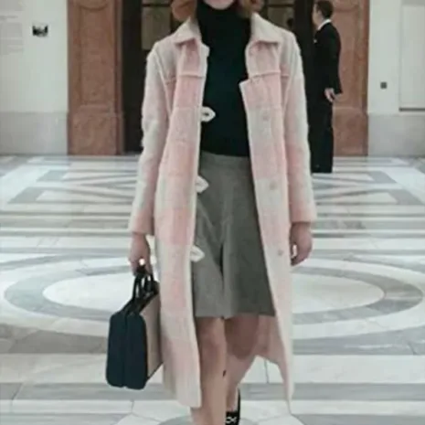 The-Queens-Gambit-Beth-Harmon-Pink-Trench-Coat.1.jpg The-Queens-Gambit-Beth-Harmon-Pink-Trench-Coat.1.jpg