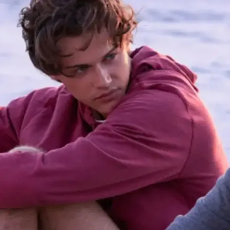 The-Summer-I-Turned-Pretty-Jeremiah-Pink-Hoodie.webp The-Summer-I-Turned-Pretty-Jeremiah-Pink-Hoodie.webp