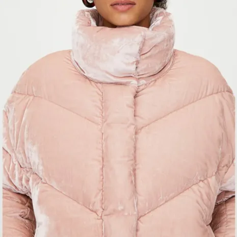 Wynonna-Earp-S04-Waverley-Pink-Puffer-Jacket-1.webp Wynonna-Earp-S04-Waverley-Pink-Puffer-Jacket-1.webp