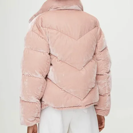 Wynonna-Earp-S04-Waverley-Pink-Puffer-Jacket-2.webp Wynonna-Earp-S04-Waverley-Pink-Puffer-Jacket-2.webp