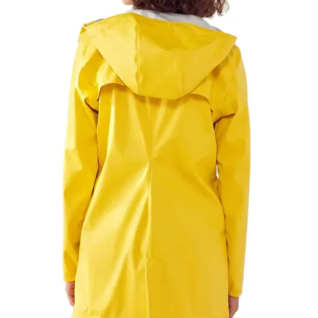 Zoeys-Extraordinary-Playlist-Zoey-Clarke-Yellow-Coat-2.jpg Zoeys-Extraordinary-Playlist-Zoey-Clarke-Yellow-Coat-2.jpg