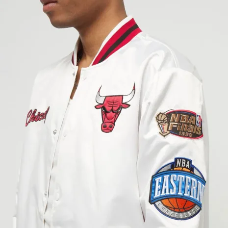 chicago-bulls-city-collection-varsity-satin-jacket.webp chicago-bulls-city-collection-varsity-satin-jacket.webp