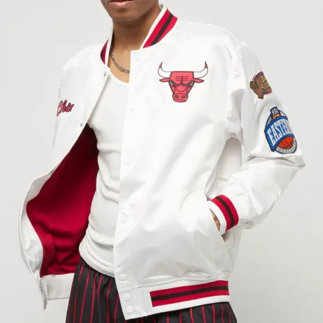 chicago-bulls-city-collection-white-satin-jacket.webp chicago-bulls-city-collection-white-satin-jacket.webp