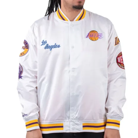 la-lakers-city-collection-varsity-satin-jacket.webp la-lakers-city-collection-varsity-satin-jacket.webp